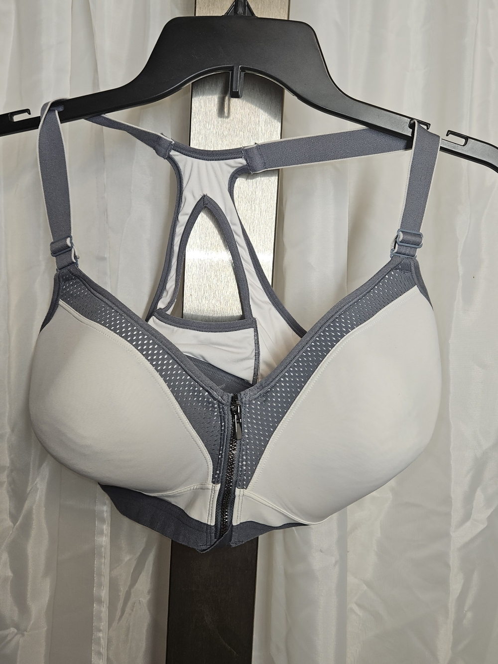 Maidenform White and Gray Front-Zip Racerback Sports Bra
